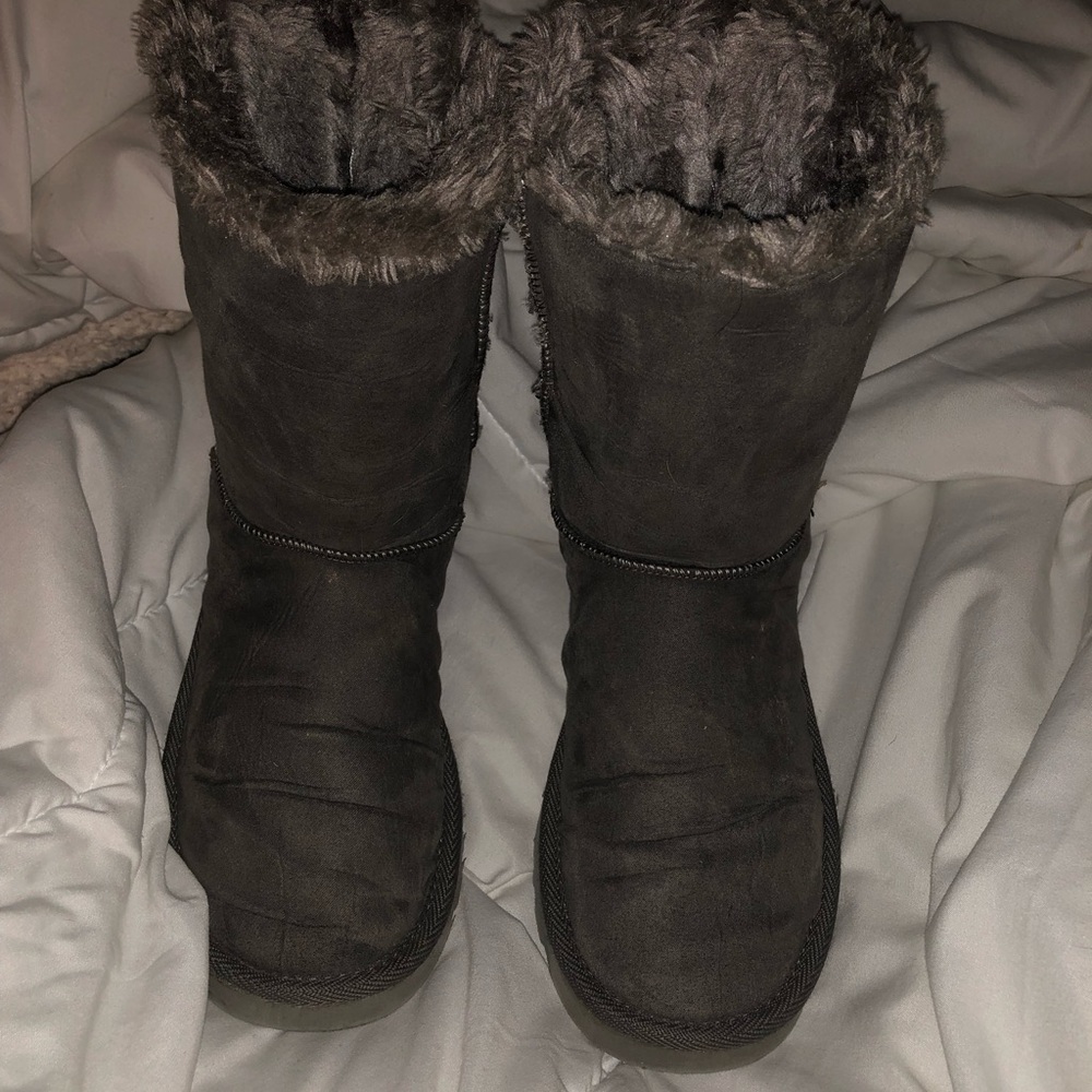 Grey uggs with bows!